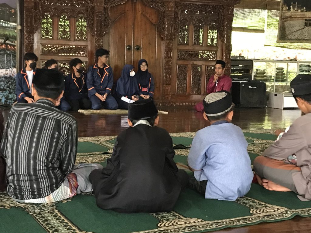 MIMHa Memberi Santunan Kepada Anak Yatim 