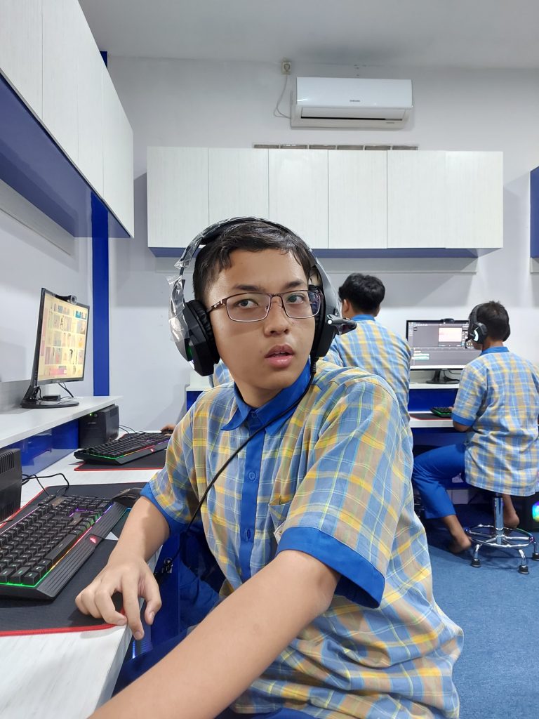 Membangun Generasi Digital: Pelajaran IT di Madrasah Tsanawiyah