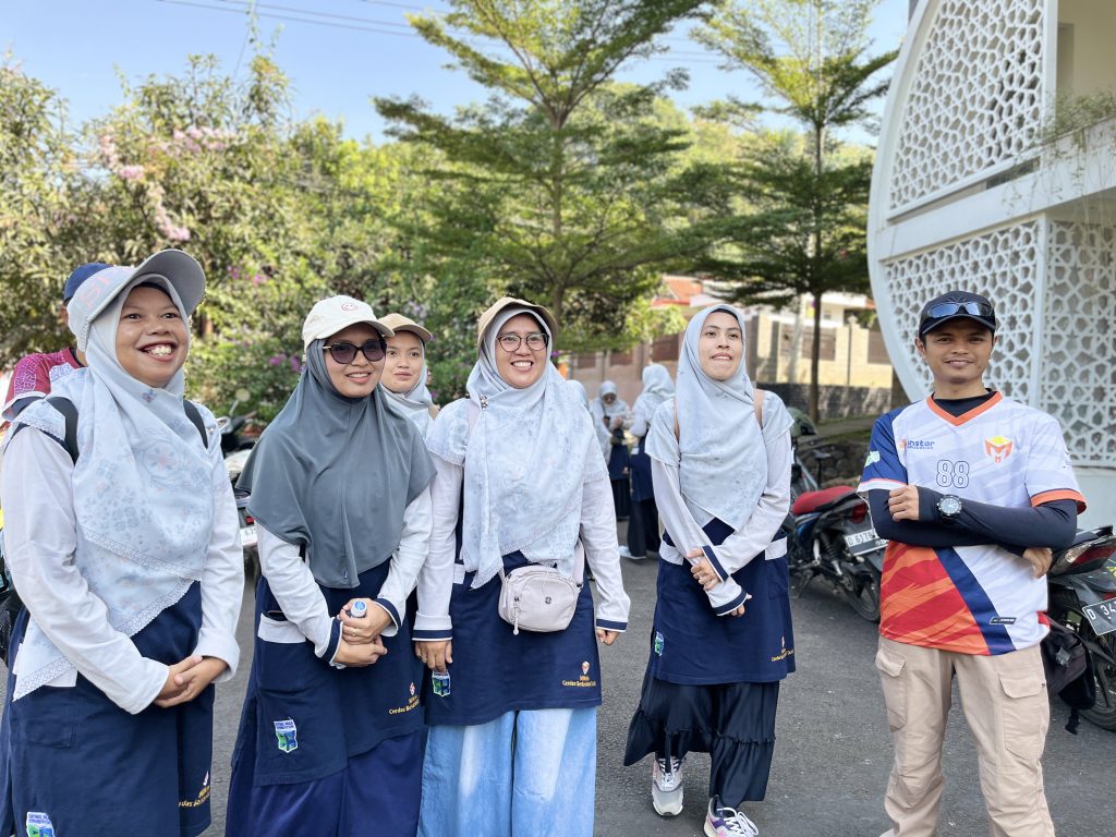 Hiking Sekolah Islam MIMHa, Layanan pendidikan terbaik bagi peserta didik di sekolah islam mimha.