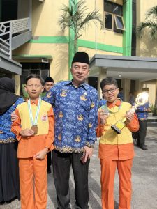 Sekolah Islam MIMHa Melahirkan Generasi Berprestasi Plt. Kepala Kantor Kemenag Kota Bandung dan Kasi Penmad Berikan Penghargaan kepada Peserta Olimpiade Matematika Jabar